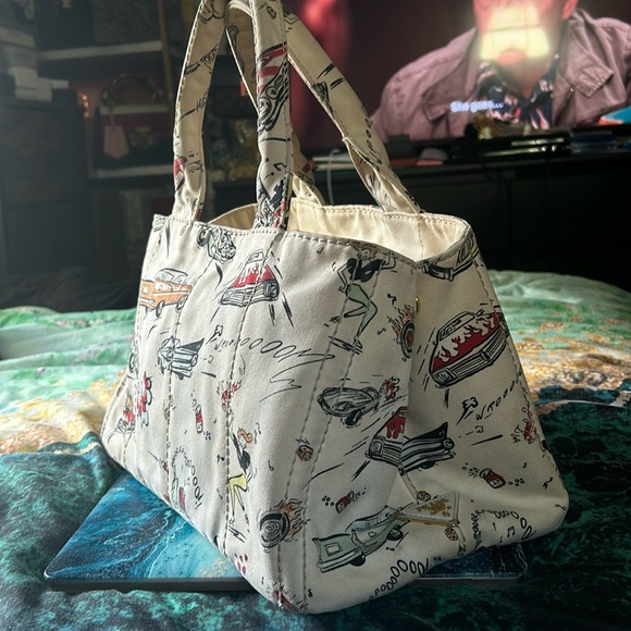 Prada Canapa American Car Hawaii RARE Ivory Tote Bag - Picture 6 of 15